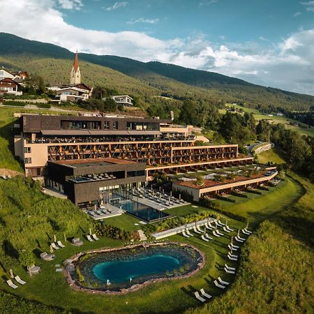 Santre Dolomythic Home Bressanone Luaran gambar Aerial view of the hotel